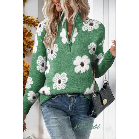 poodit Sweaters - Gorgeous green half zip floral sweater S M L